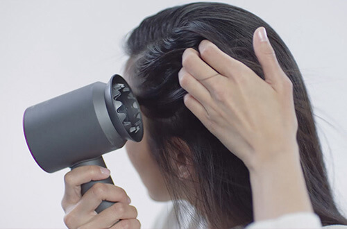 Video abspielen: Dyson Supersonic Styling-Anleitungen